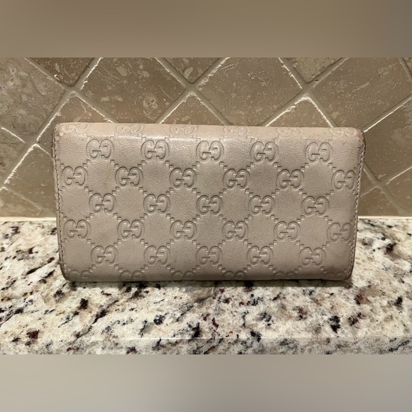 Gucci Beige Wallet with Gold Accent - Picture 2 of 9
